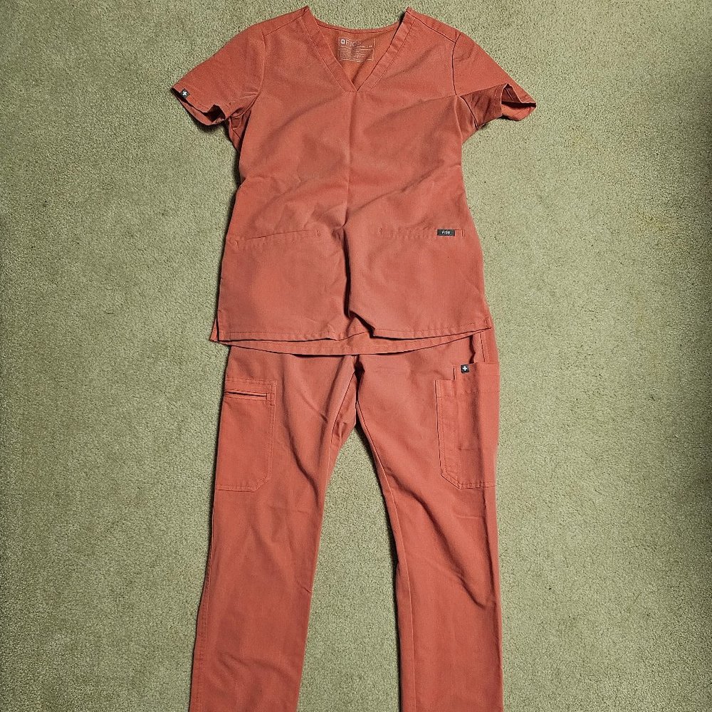 Figs Scrubs - Picture 1 of 3
